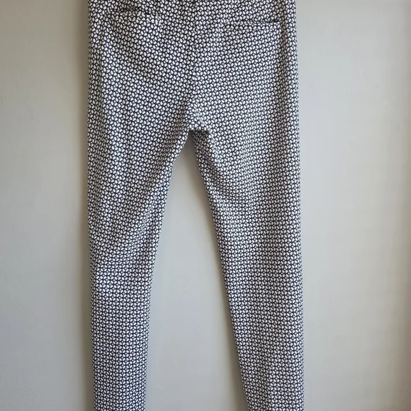 Amanda & Chelsea Black and White Geometric Skinny Pants - Picture 9 of 12